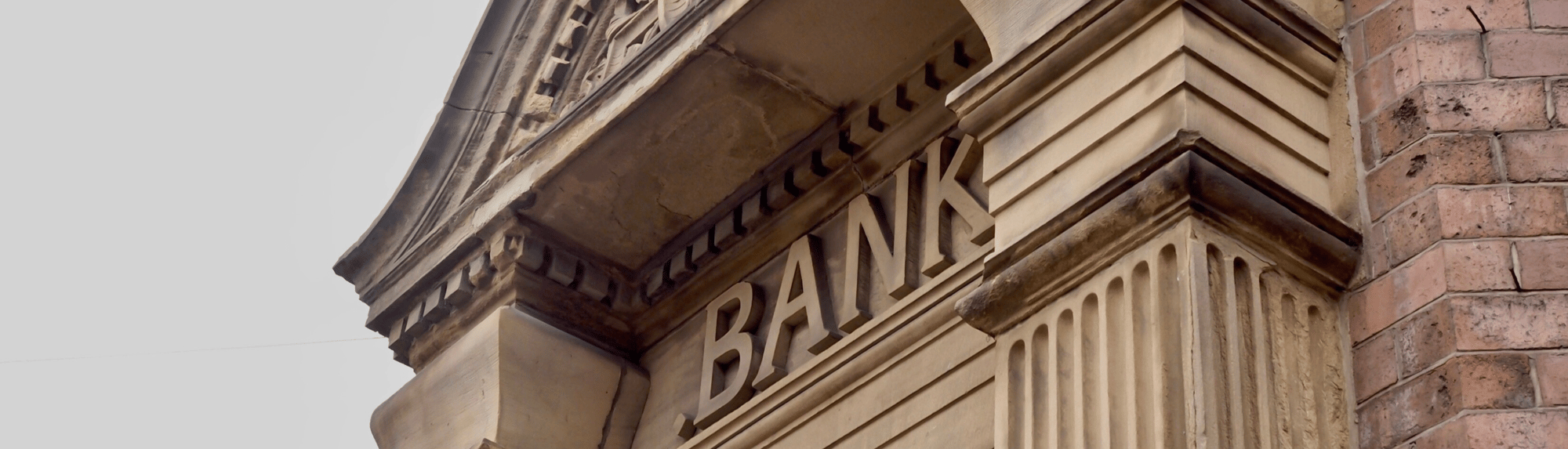 Leading global bank-banner